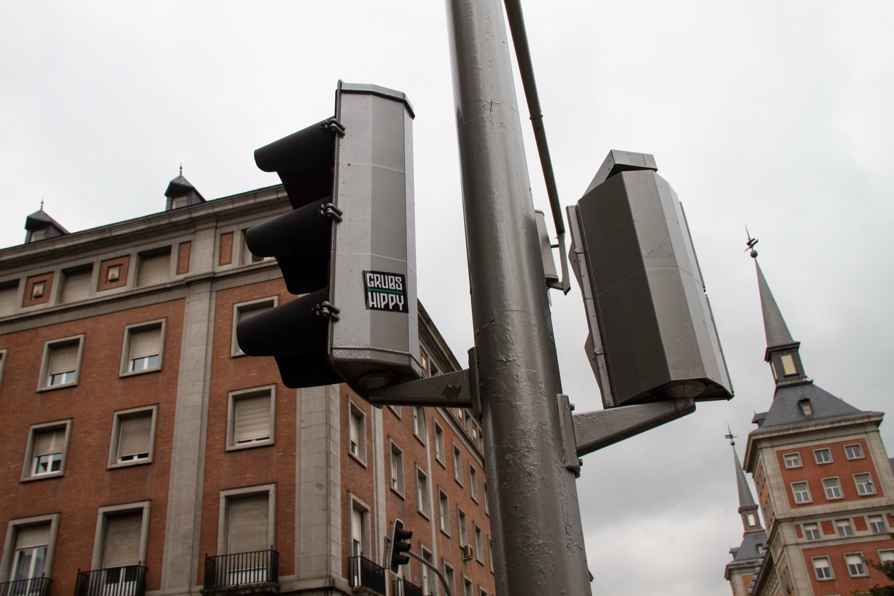 H420 sticker art — arte urbano